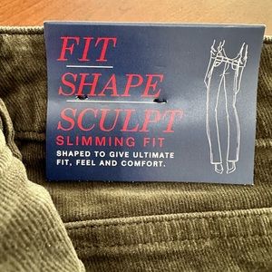 Chaps fine wale corduroy jeans in olive green. Size 6. Mid-rise. Inseam 33”. NWT